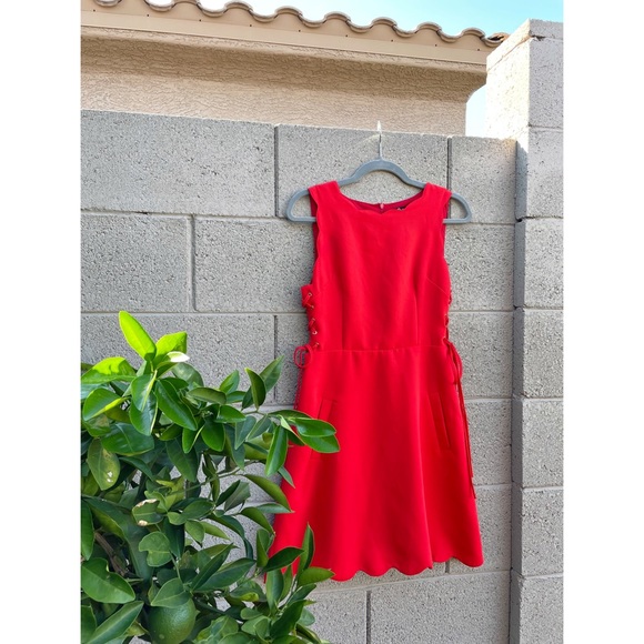 FEW MODA Red Scalloped Lace Up Waist Scalloped A Line Sleeveless Mini Dress M - Picture 7 of 7